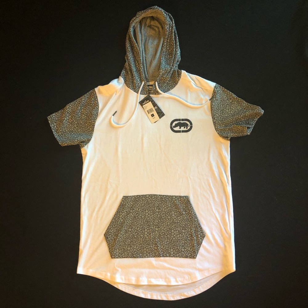 Short sleeve with hoodie